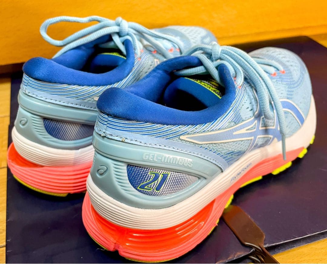 A美品アシックス レディース 陸上 ランニングシューズ 23