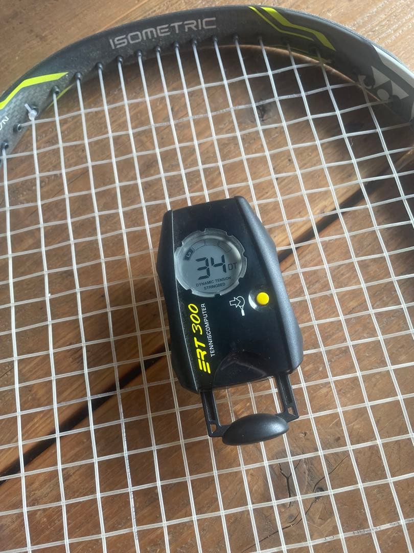 ERT 300 テニスラケットテンション測定器
