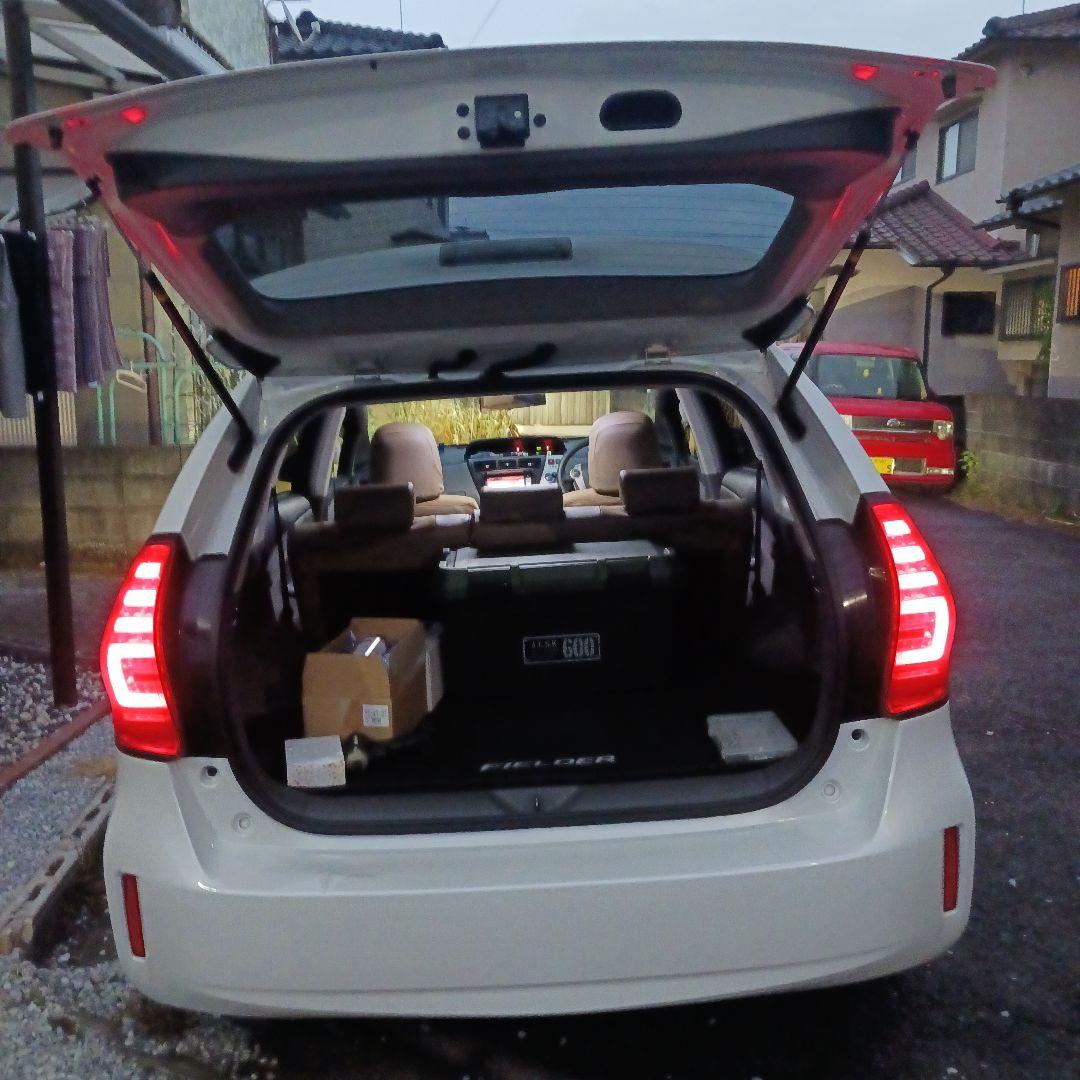 プリウスα REVIER製　テールランプ