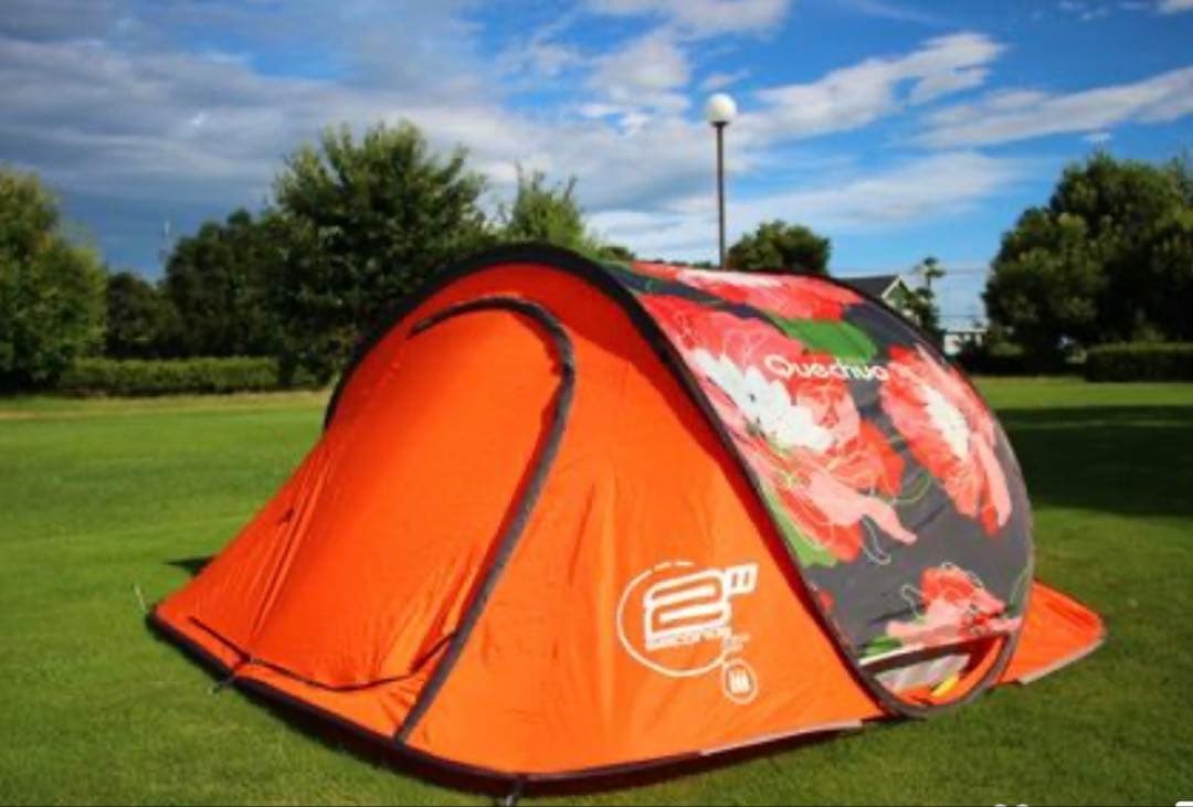 Quechua ドーム型　ポップアップテント オレンジ花柄　3〜4人