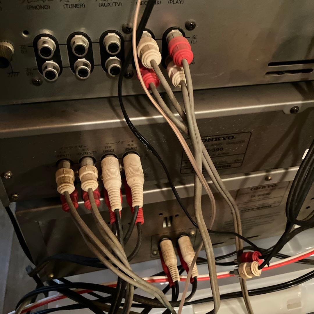オンキョー　AMFMチューナー　アンプ　イコライザー　カセットテープ