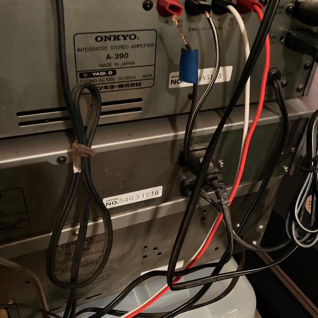 オンキョー　AMFMチューナー　アンプ　イコライザー　カセットテープ