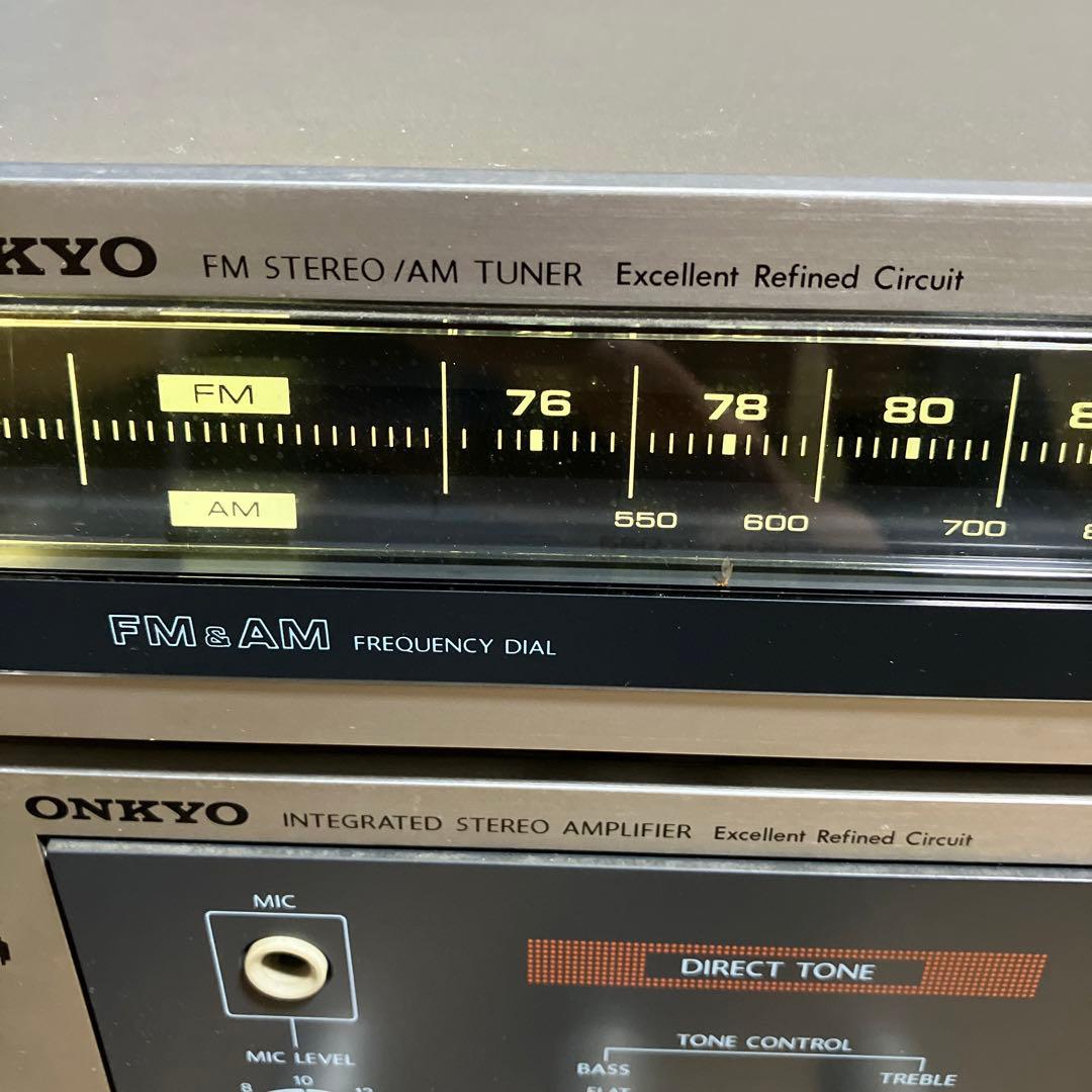 オンキョー　AMFMチューナー　アンプ　イコライザー　カセットテープ