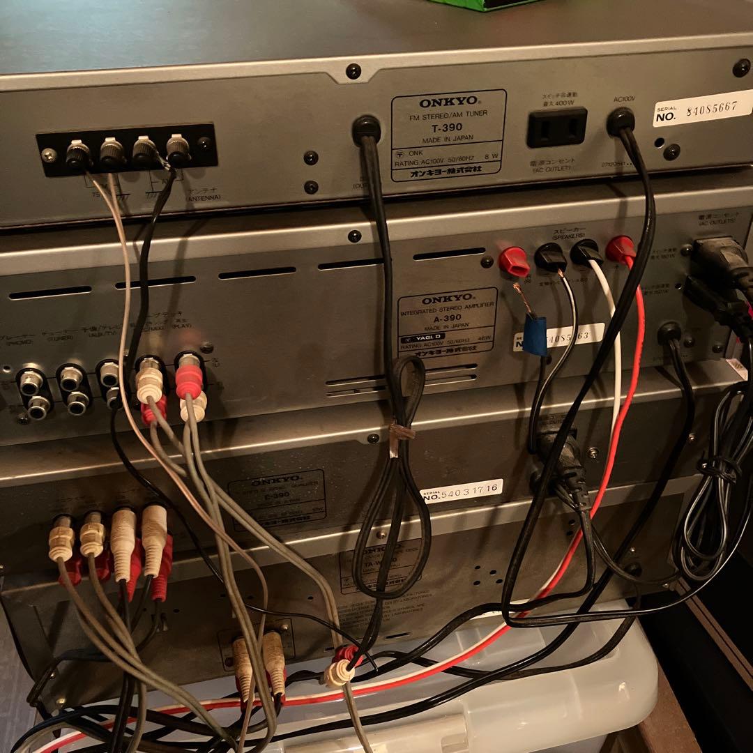 オンキョー　AMFMチューナー　アンプ　イコライザー　カセットテープ