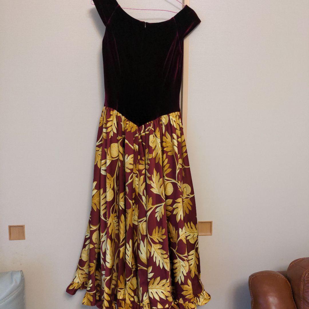 フラダンス用バーガンディ葉柄ドレス