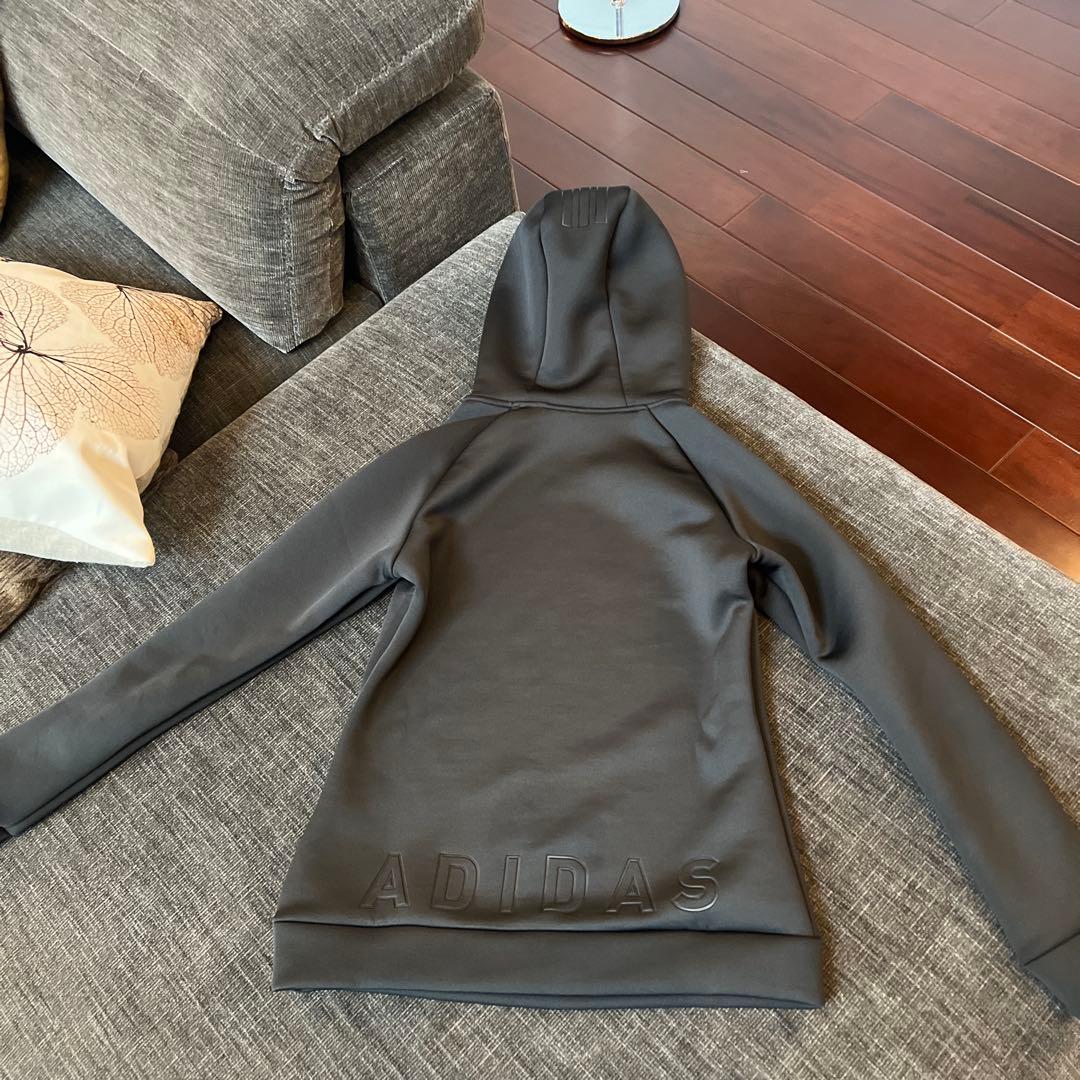 新品adidas ゴルフダンボールなニットセットアップブラックM