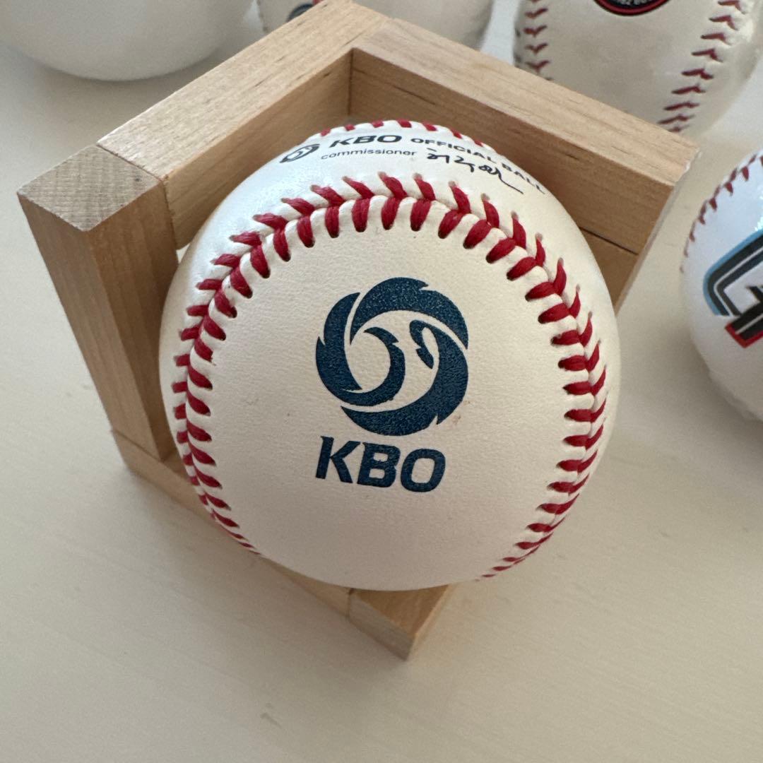 ロッテ•ジャイアンツ　尹棟熙サインボール