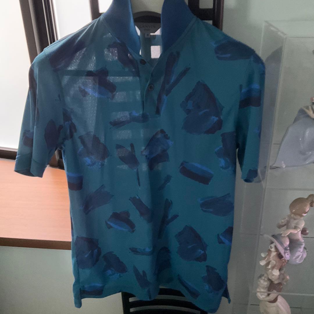 LANVIN の本当にモダンでお洒落なTシャツです。