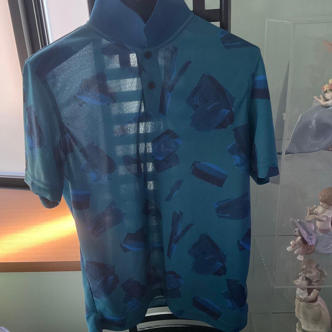 LANVIN の本当にモダンでお洒落なTシャツです。