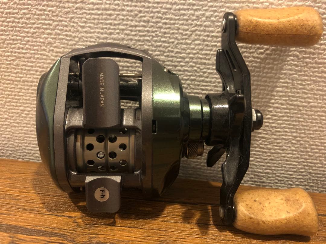 アルファス エアストリームカスタム 左ハンドル