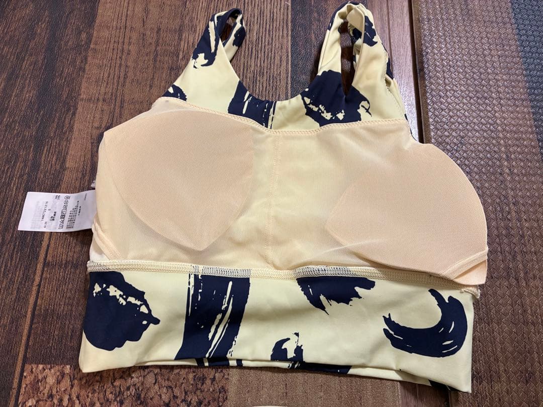 【新品同】emmi yoga　ヨガウェア　アート柄　薄黄×ネイビー　水陸両用