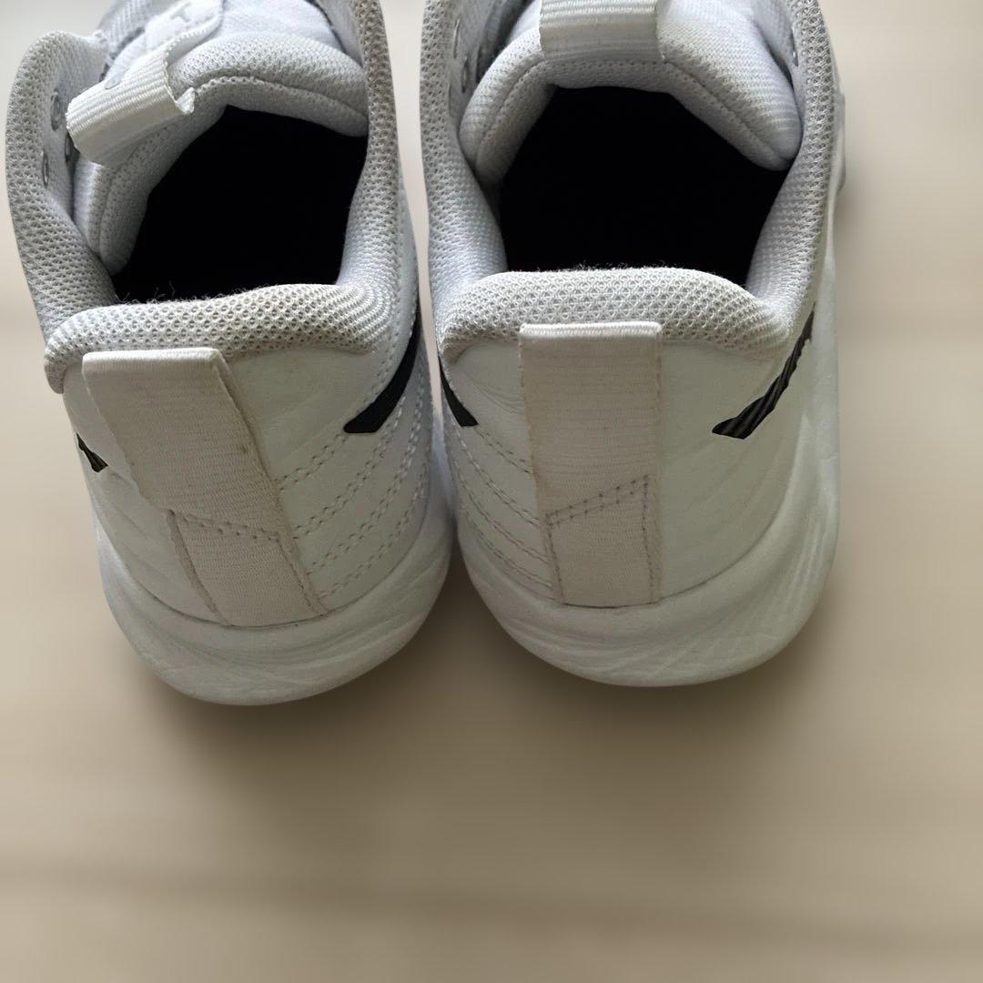 バレーボールシューズ　ミズノ WAVE MOMENTUM PRO 23.5