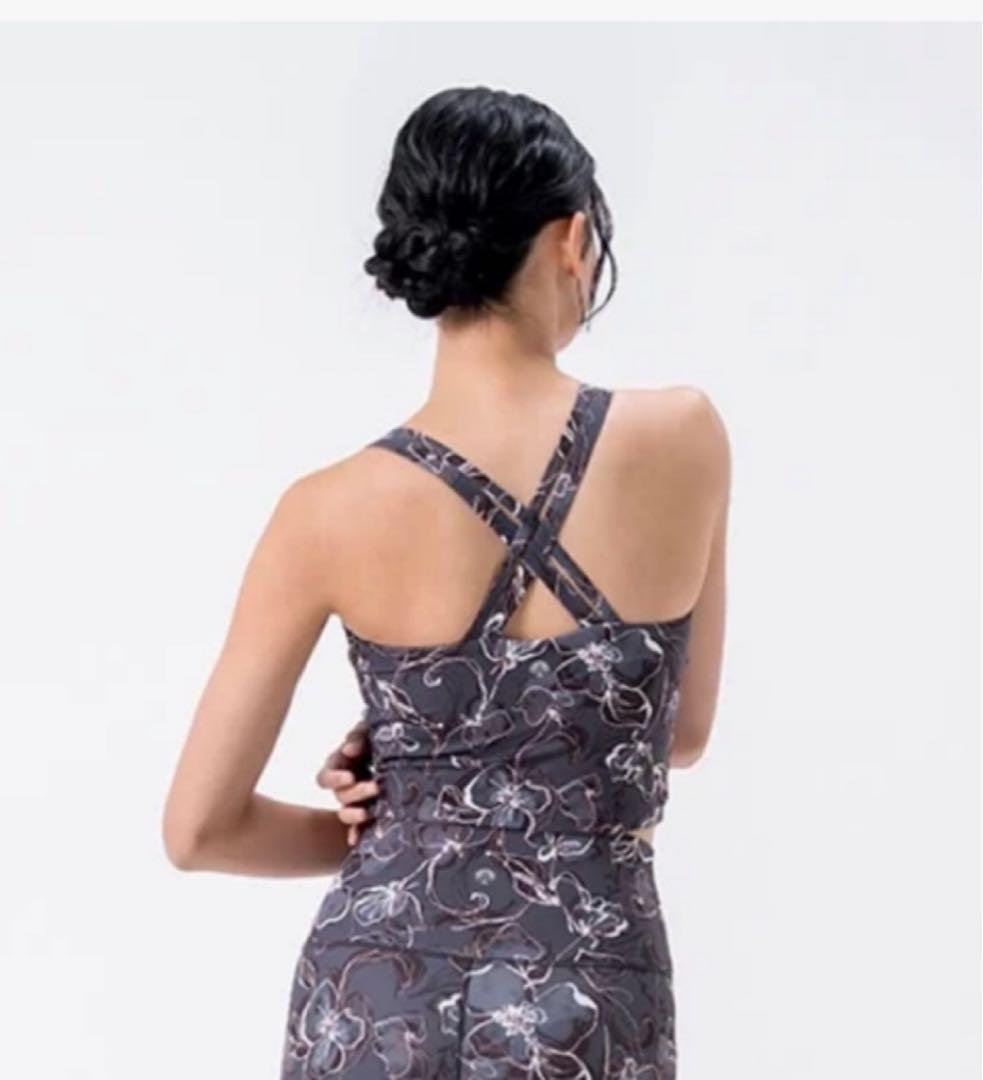 SUKALAブラトップ ダークグレー フラワープリントヨガ　ヨガウェアLsize