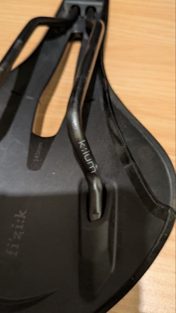 パーツ fizik TEMPO aliante R3 145mm