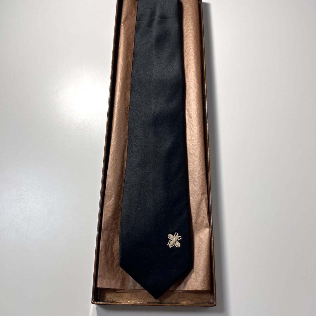 美品 GUCCI ネクタイ シルク100% ブラック 蜂 Bee ハチ