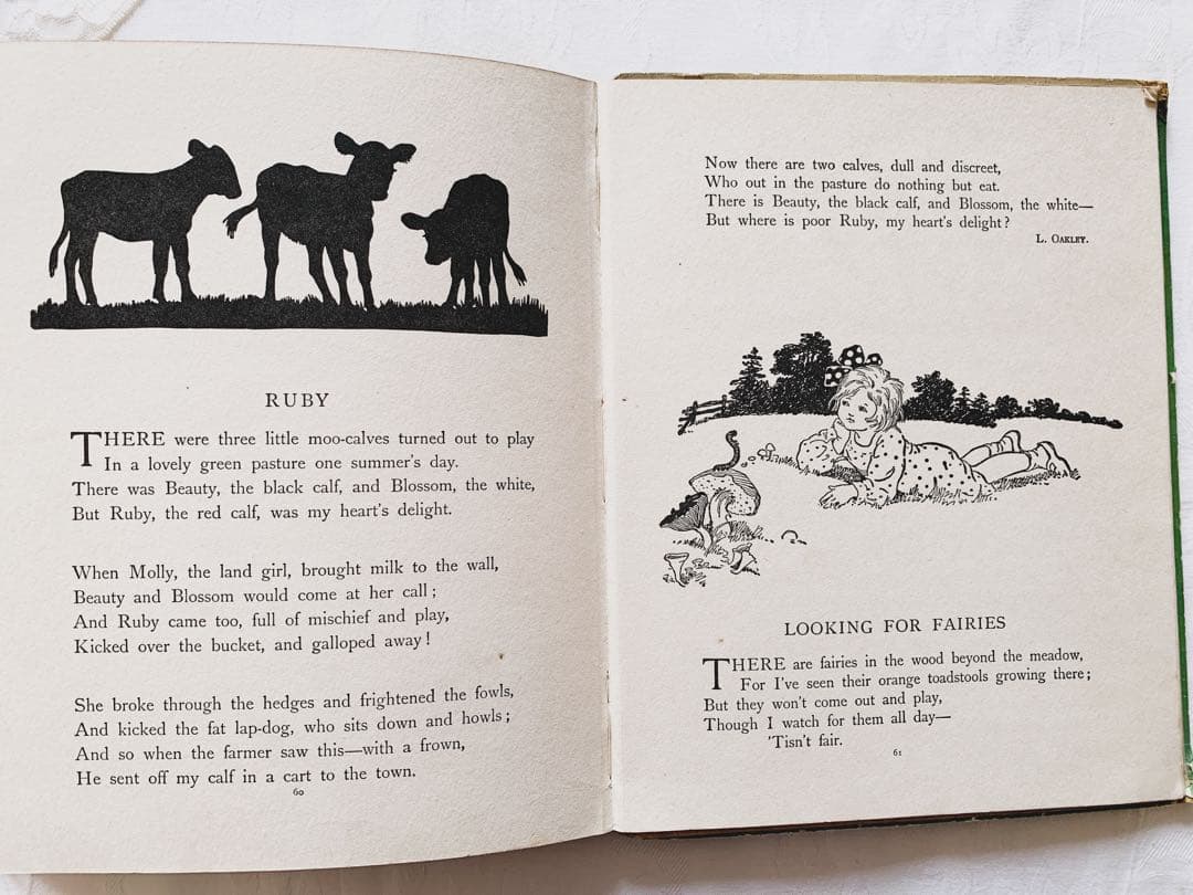 貴重な挿絵と装丁も可愛い꙳⋆英国の古い児童書　ビンテージ古書　洋書　絵本