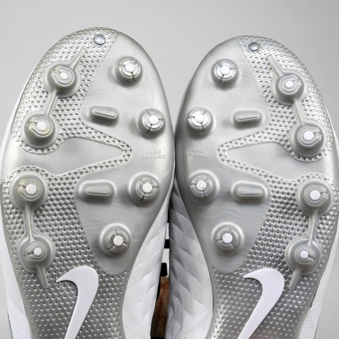 ティエンポ　サッカー　ソサイチ　フットサル　スパイク　固定型　ナイキ 収納袋付き