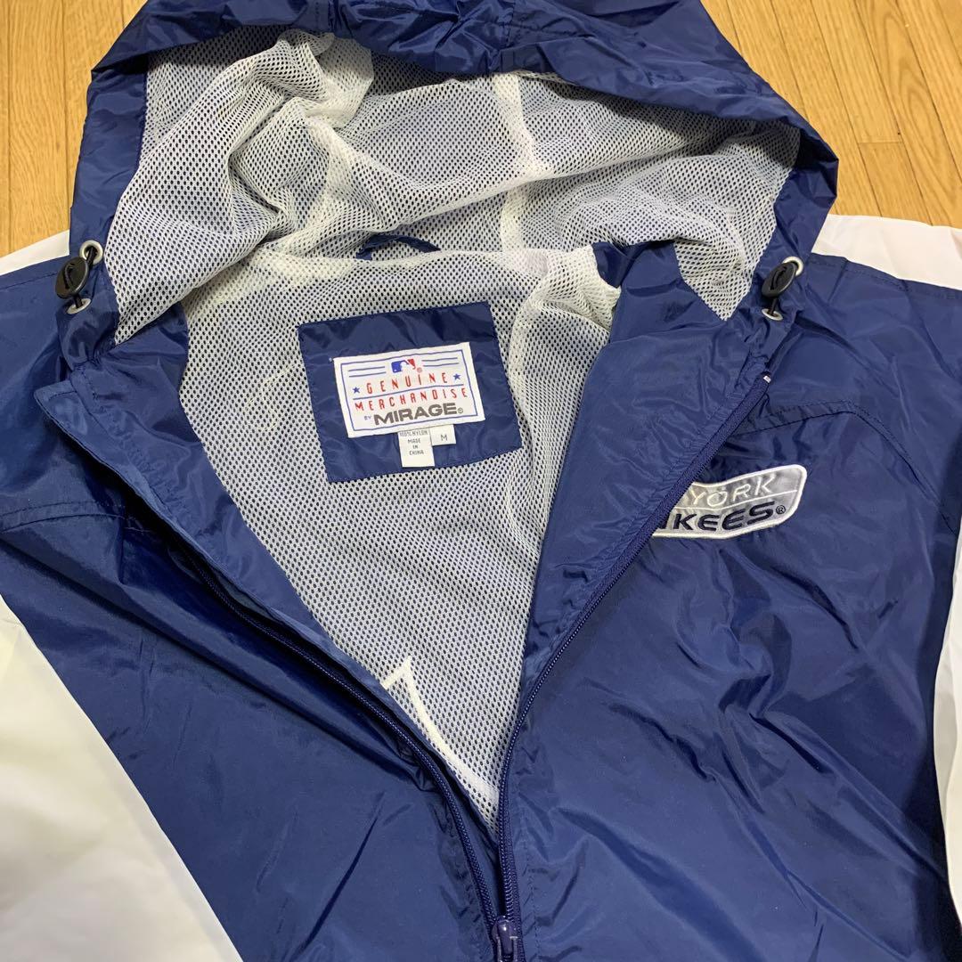 【値下げ】　希少　ヤンキース折りたたみ ウインドブレーカー