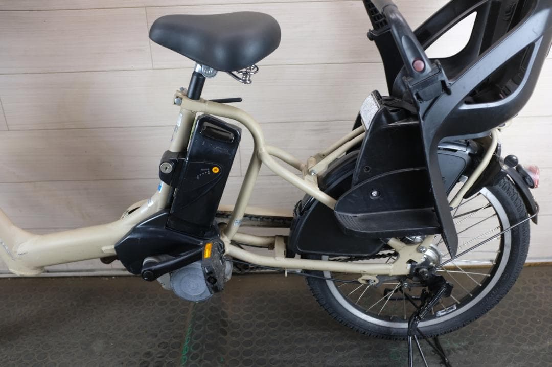 ブリヂストン製　Bikke　　20インチ　3段　8.9Ah（5点灯）充電器あり