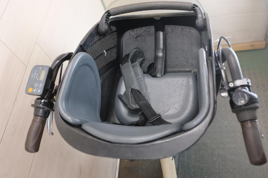 ブリヂストン製　Bikke　　20インチ　3段　8.9Ah（5点灯）充電器あり