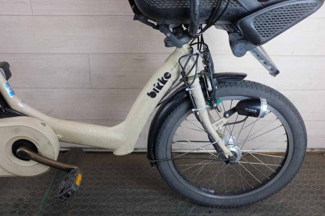 ブリヂストン製　Bikke　　20インチ　3段　8.9Ah（5点灯）充電器あり