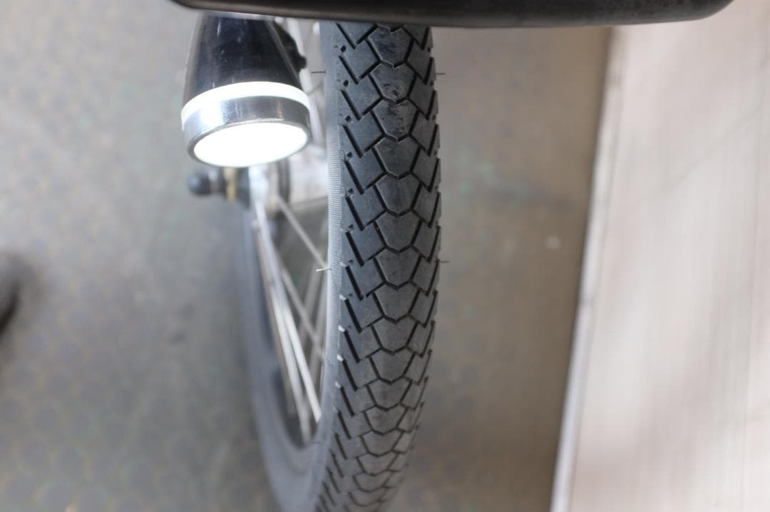 ブリヂストン製　Bikke　　20インチ　3段　8.9Ah（5点灯）充電器あり