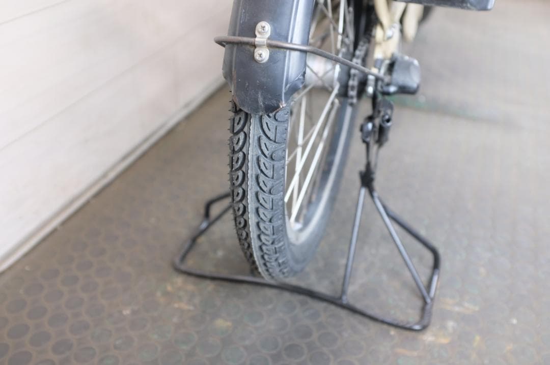 ブリヂストン製　Bikke　　20インチ　3段　8.9Ah（5点灯）充電器あり