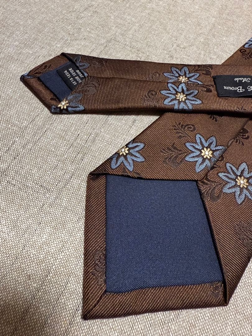 【新品】Holliday & Brown／ジャガード／花柄／フローラル／ブラウン