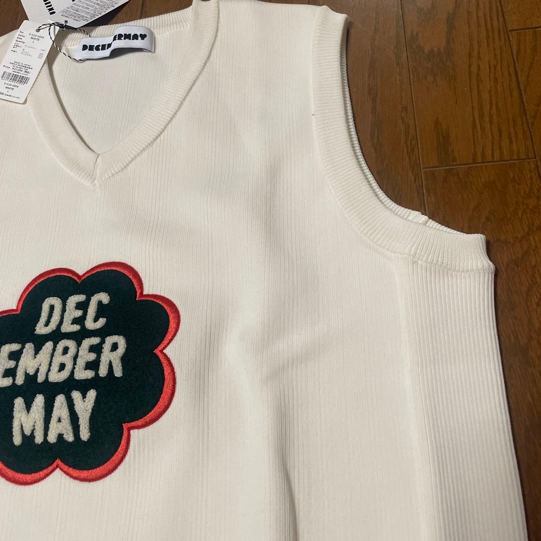 ディセンバーメイ　メンズニットベストホワイトLタグ付き新品未使用