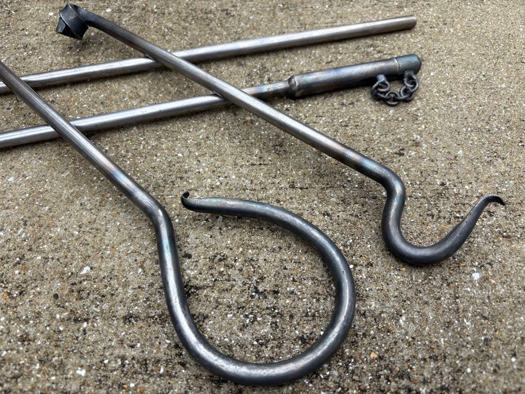 ハンドメイド　焚き火ハンガー　ファイヤーアンカー