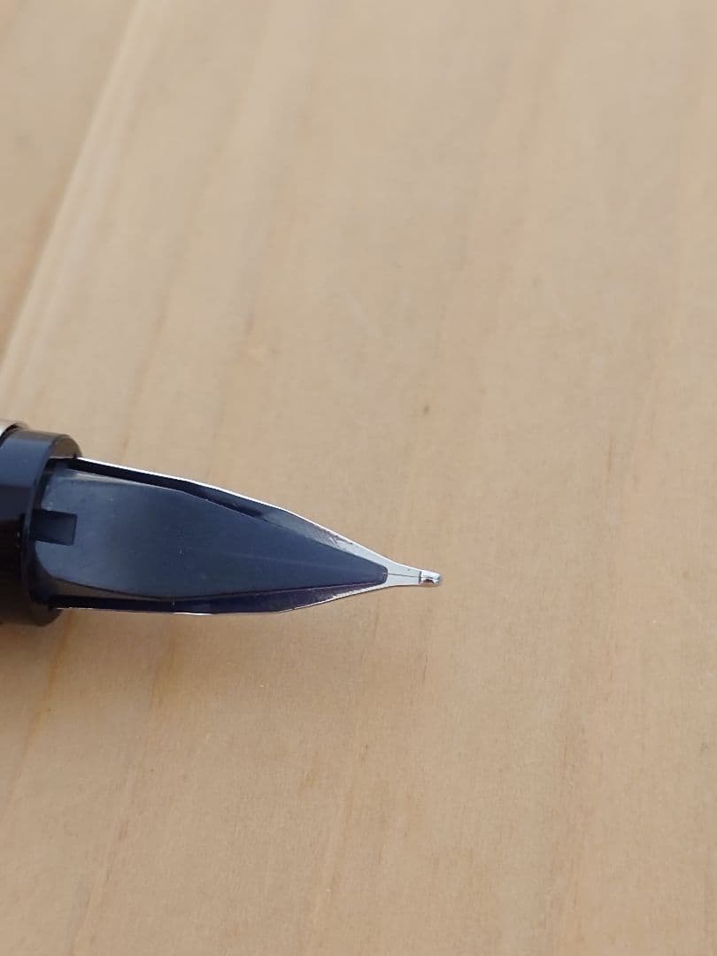 PILOT パイロット 万年筆 エラボー ブラック 軟中字 (金属軸)