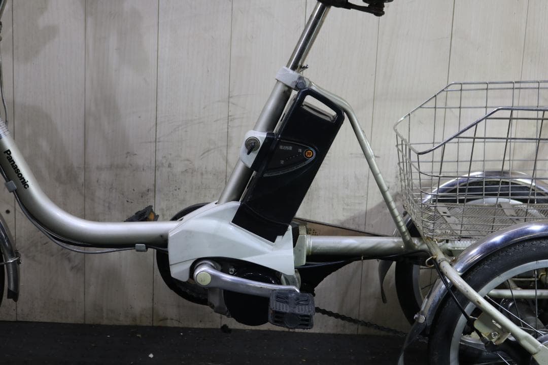 パナソニックかろやかライフEB BE-ENR835T8.9AH 18-16型3輪