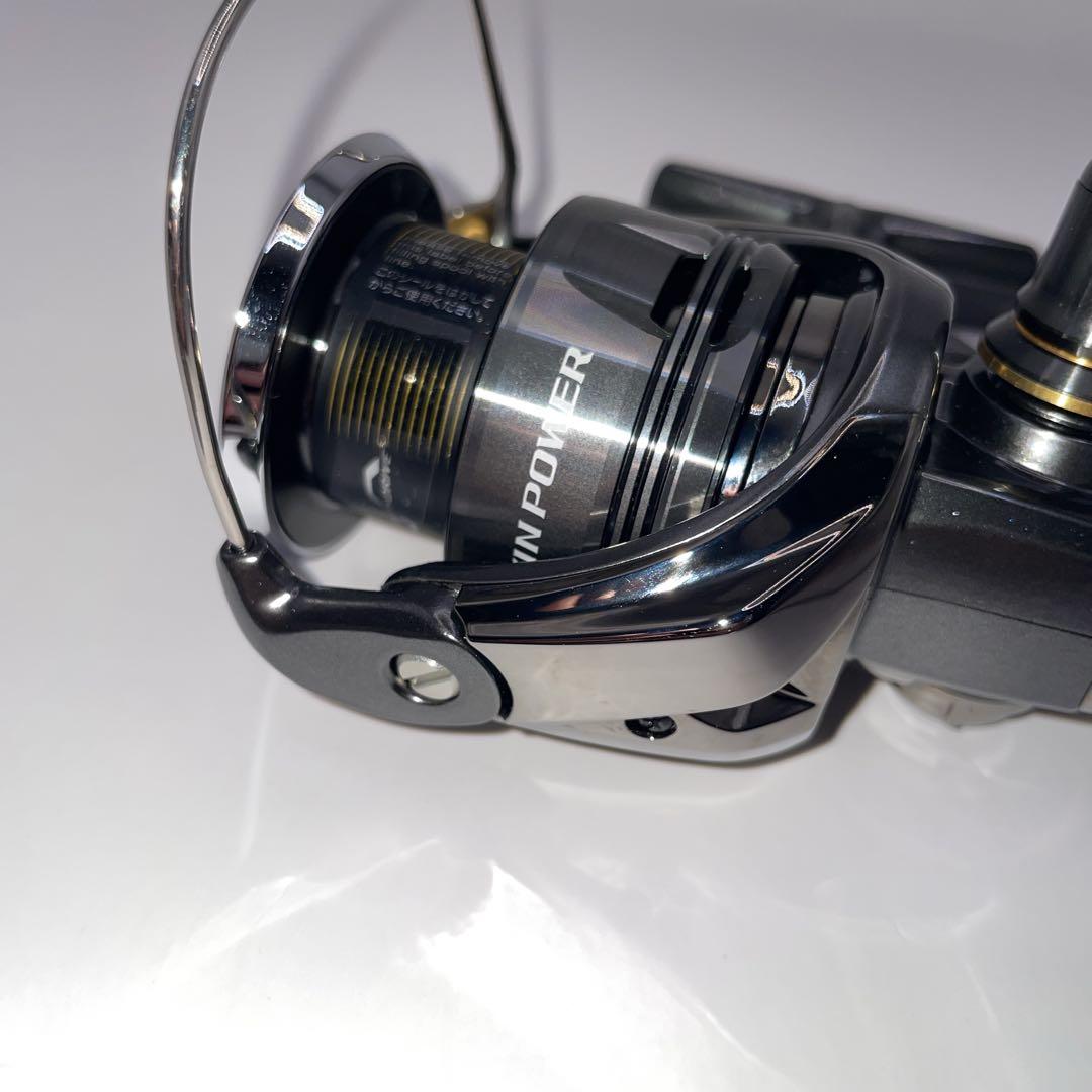 【未使用】シマノ 24 TWIN POWER C3000XG スピニングリール