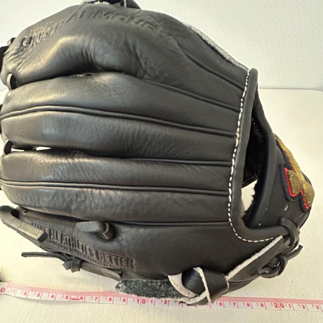 アンダーアーマー少年用軟式グローブ 黒　1301007 新品未使用　保管袋付