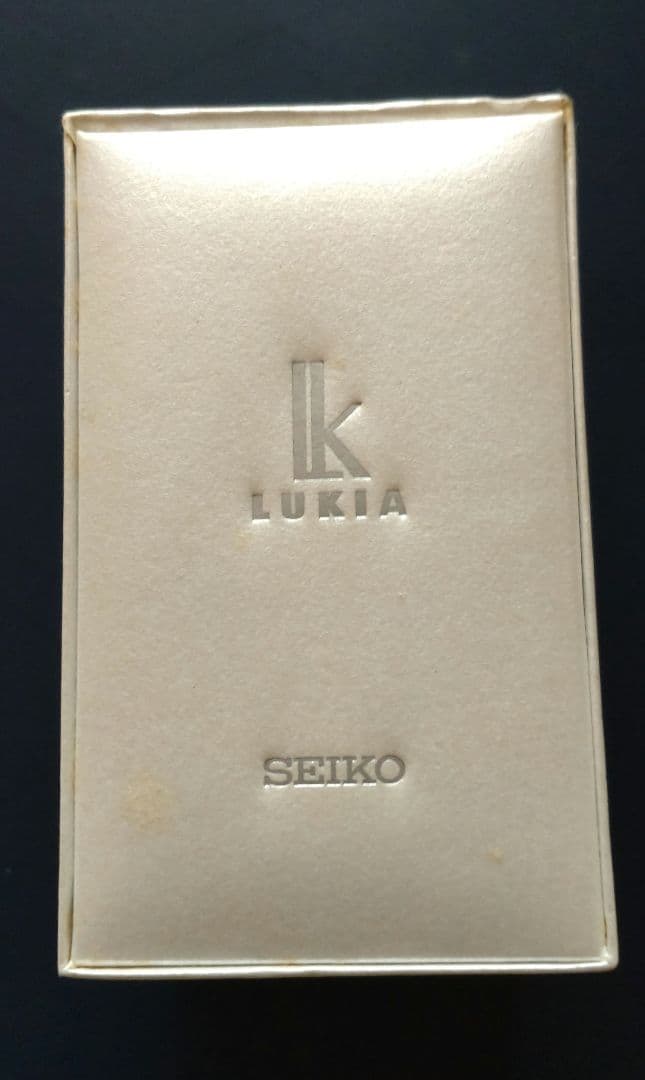 SEIKO LUKIAレディース 電波時計