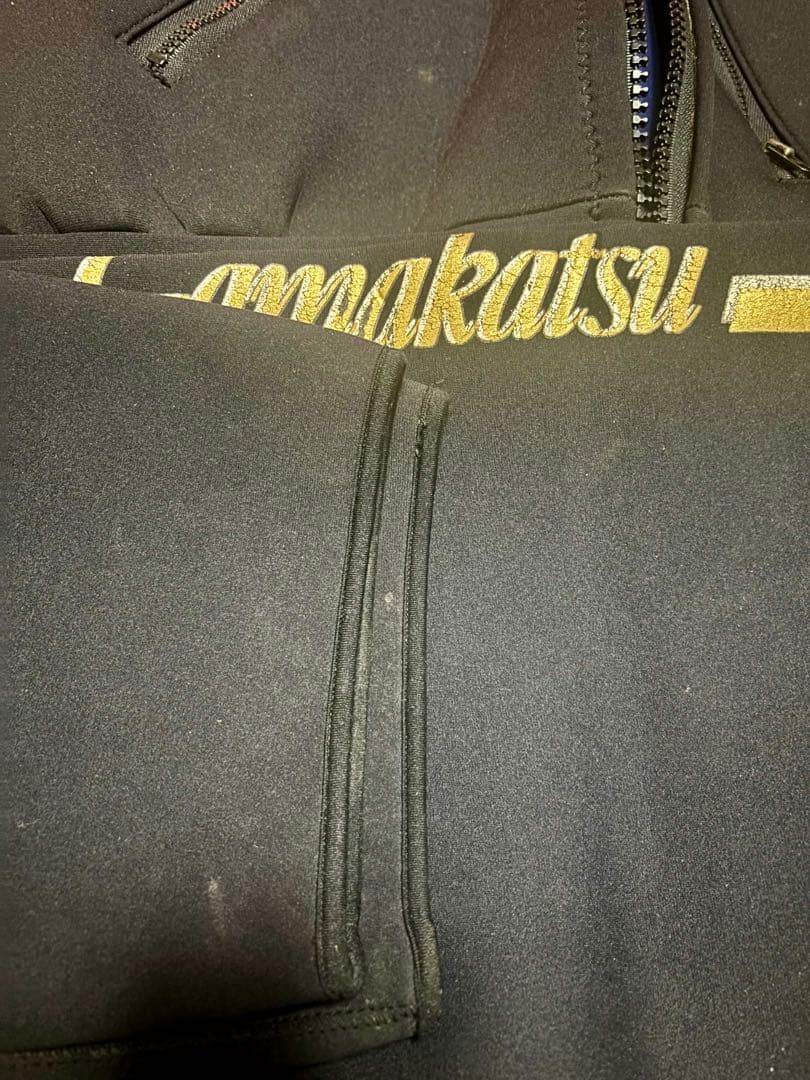 【即購入可】がまかつ フィッシングスーツ(上下セット) ブラック/ゴールド