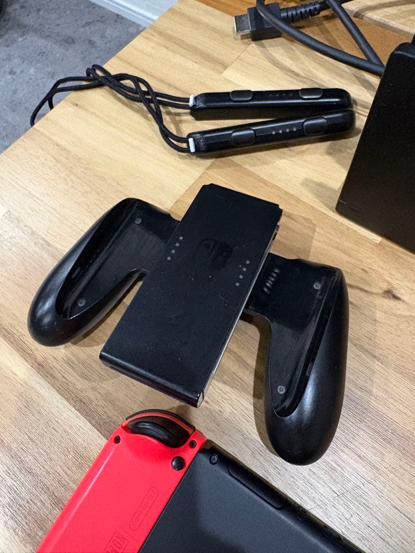 Nintendo Switch 本体 箱無し　ケース付き