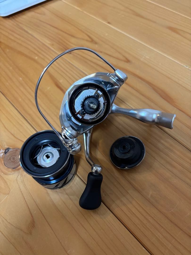 【送料込】シマノ　23ストラディック2500SHG