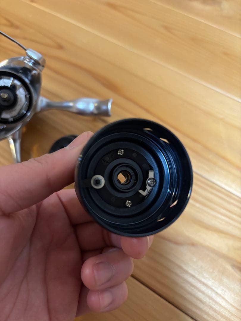 【送料込】シマノ　23ストラディック2500SHG