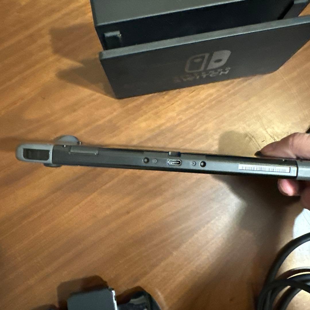 Nintendo Switch 本体＋付属品（2019年モデル）