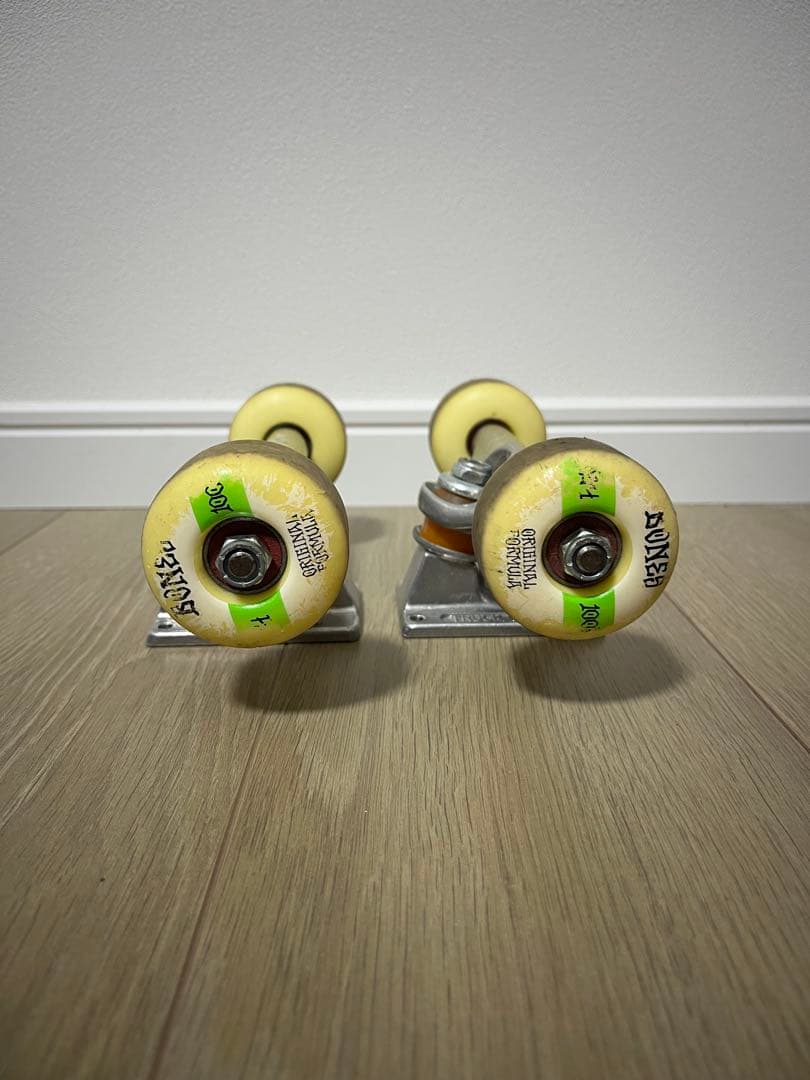 INDEPENDENTトラック BONES ウィール スケボー