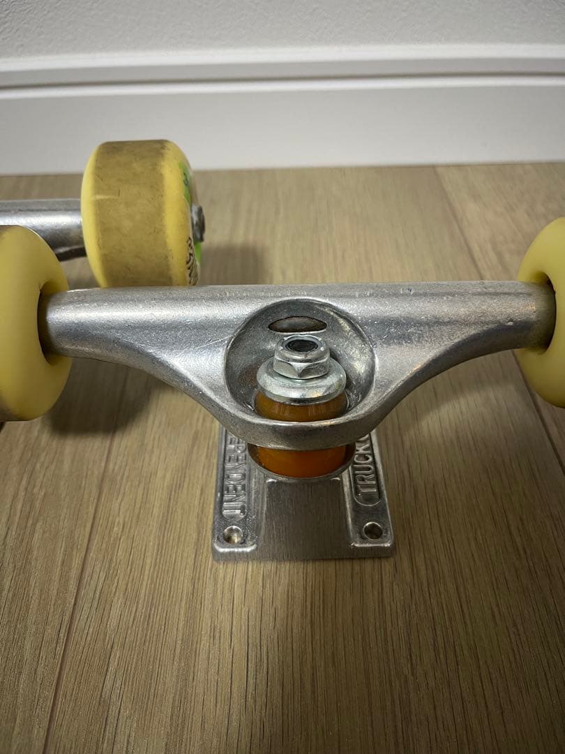 INDEPENDENTトラック BONES ウィール スケボー