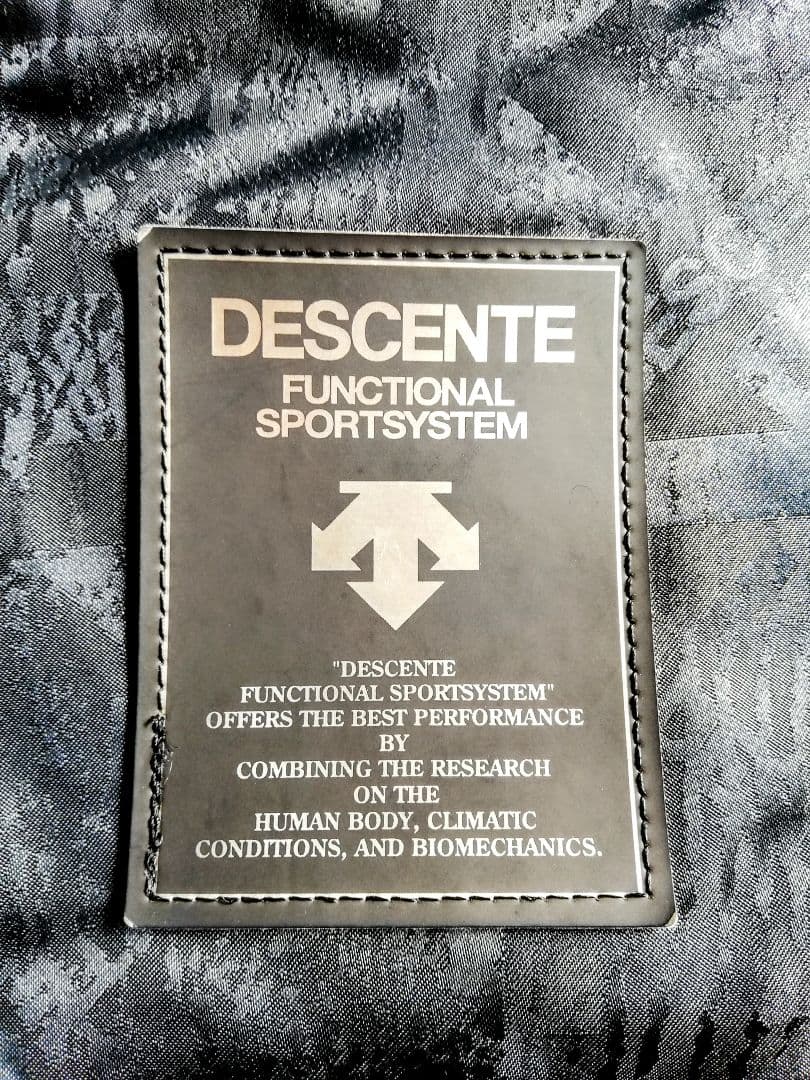 昭和のMade in Japan　DESCENTE スキーウェア 黒/白