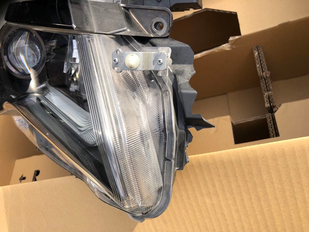 日産純正 E52 エルグランド　後期　ヘッドライト　右側