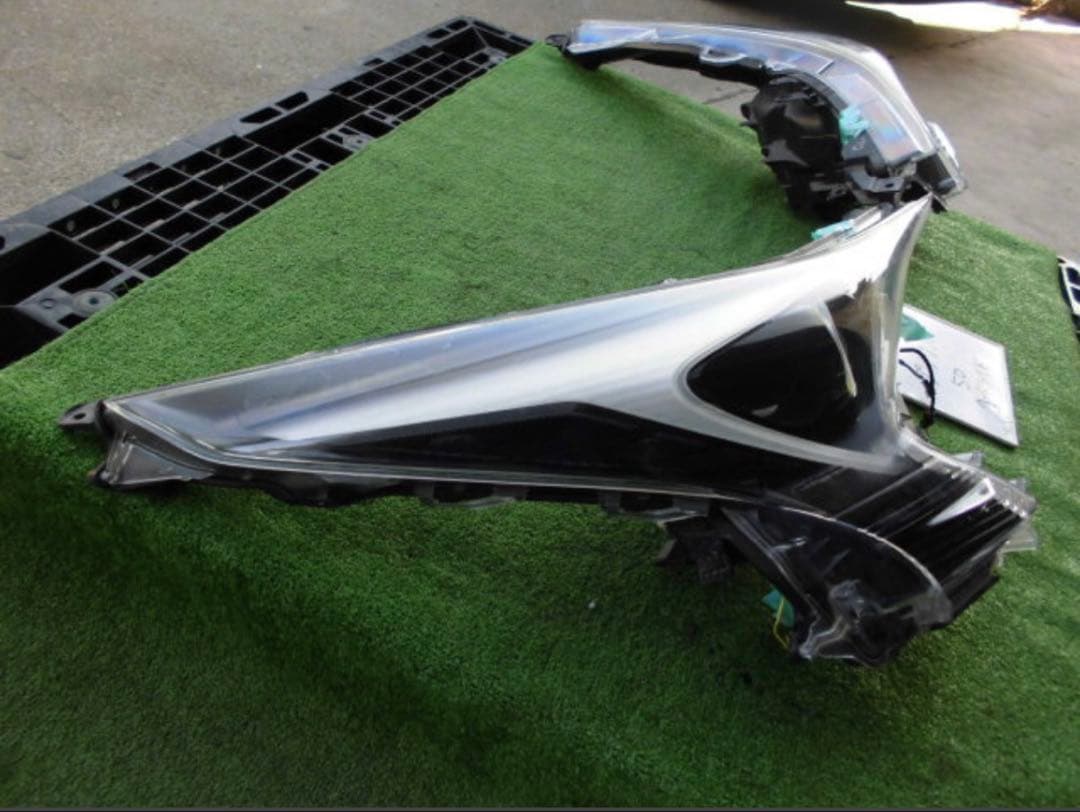 プリウス 50 ヘッドライト LED