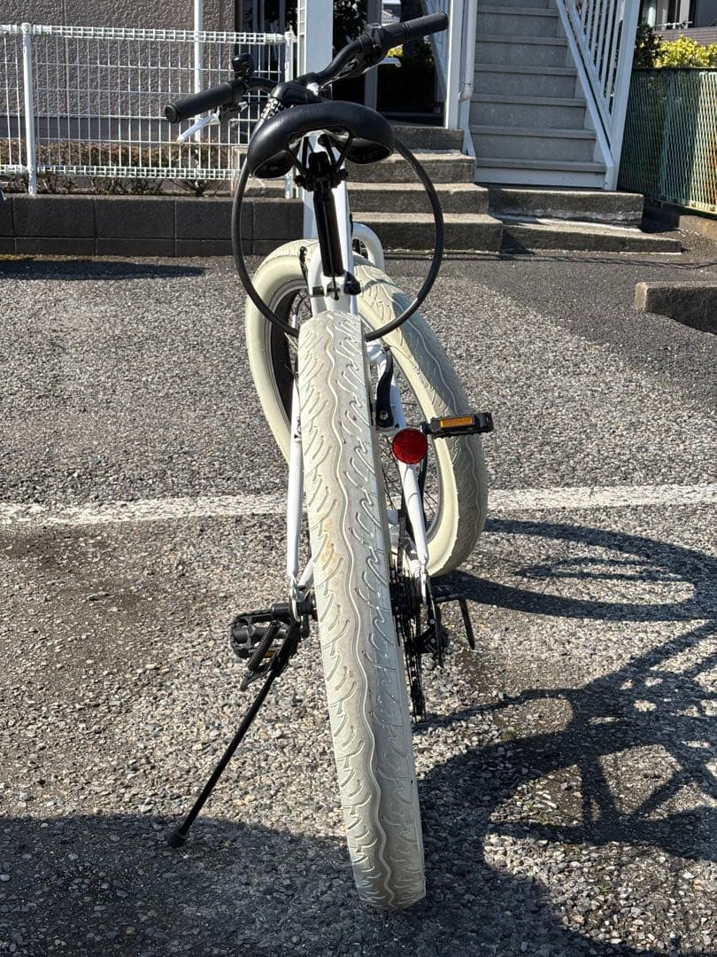 ★バンバリ　ファットバイク ホワイト