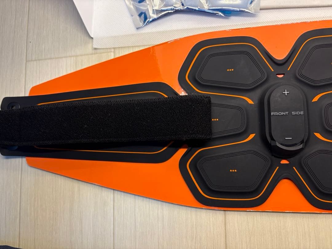 【お盆限定セール】【美品】アブズベルト 新品パッド付　SIXPAD