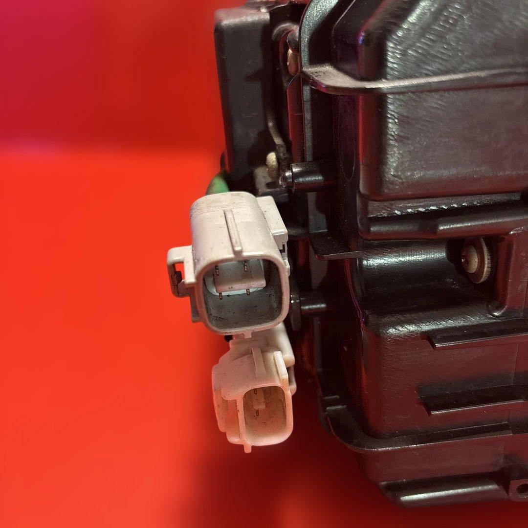 No.46 小糸　トラック用 4t 10t ノーマルタイプ（運転側）右Ｒ