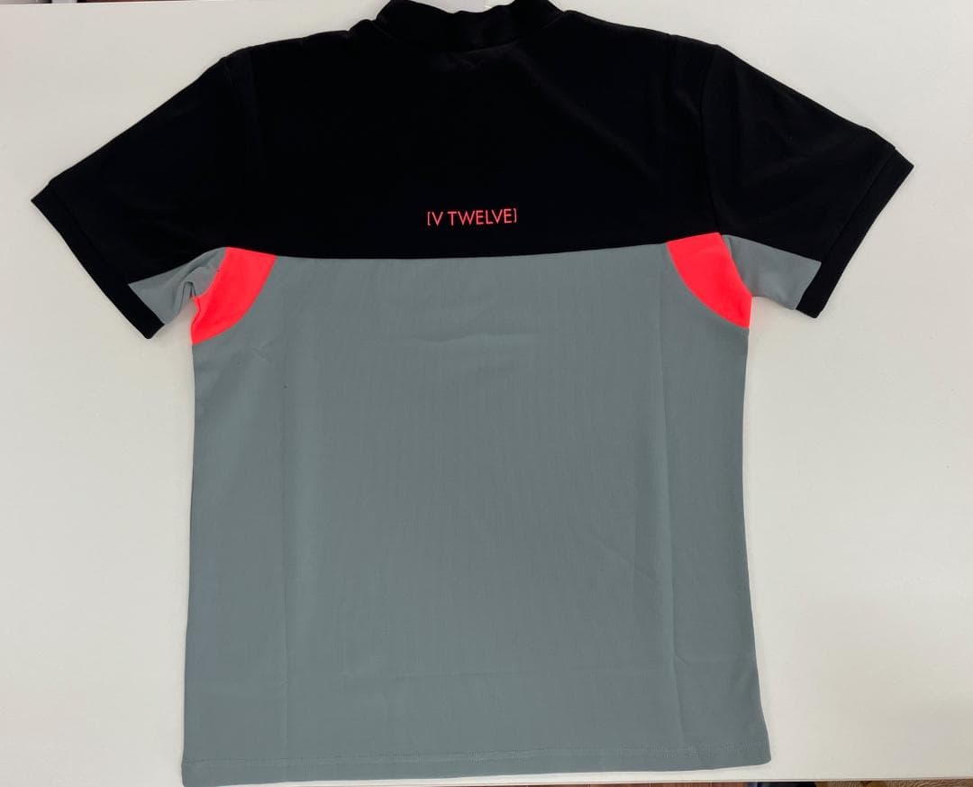 新品 グレー Mサイズ V12 JNEON P MOCK メンズ モックネック