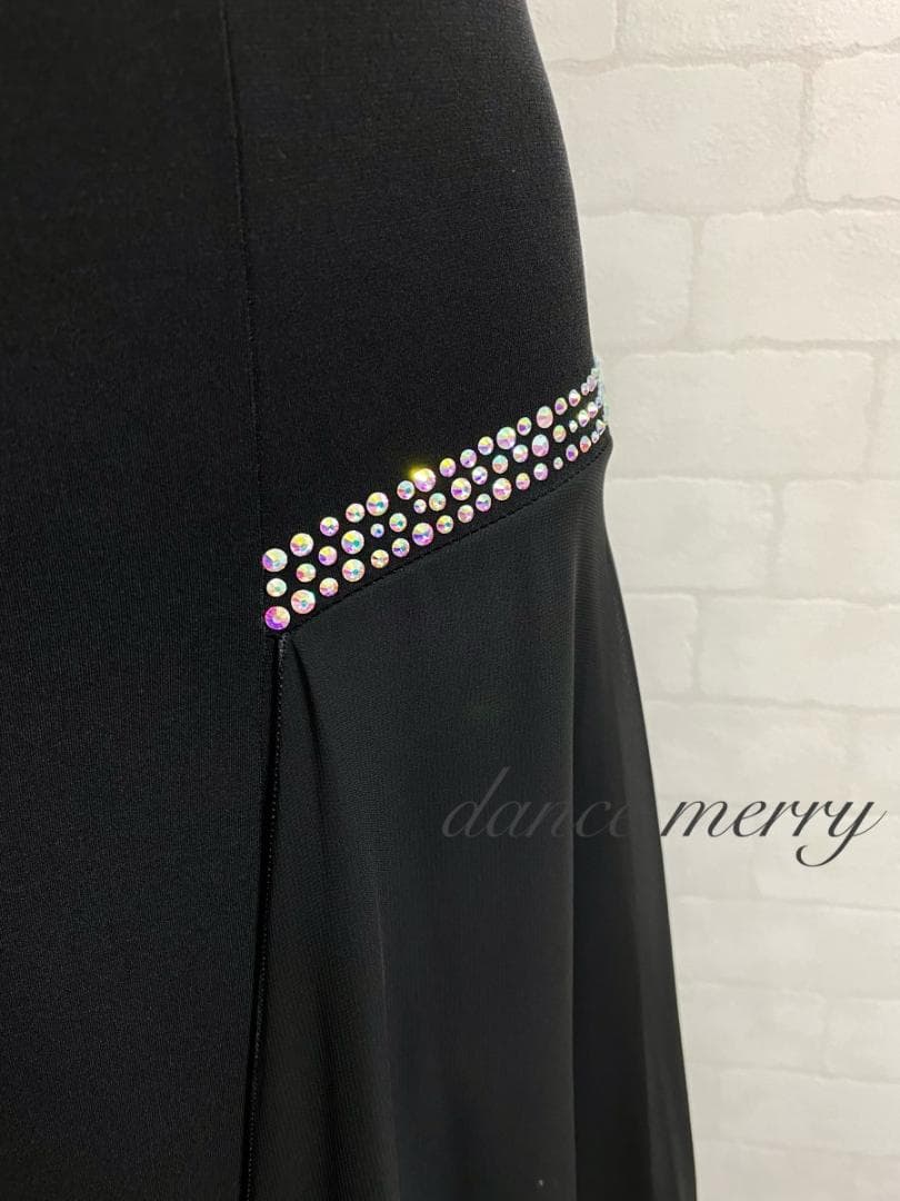 ＊新品　社交ダンス　スカート　黒　ラテン　ルンバ　パーティ　1377　スリット